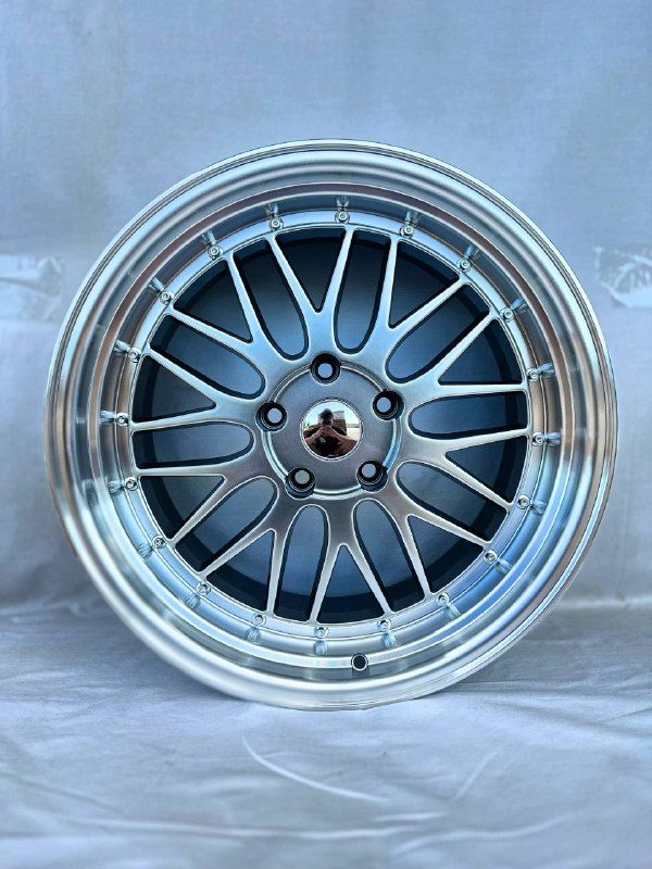 KS014	R18 9J	ET20	5x120	72,6	HYPER BLACK MACHINE LIP + CHROME RIVERTS