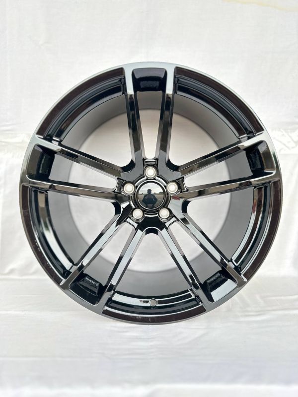 FA607R	R20 11J	ET22	5x115	71,5	Gloss Black