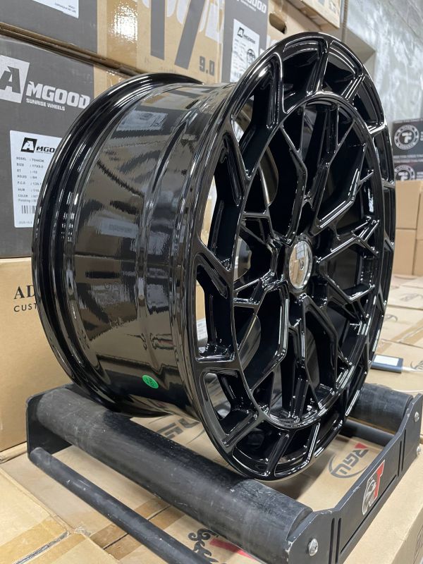 FA004	R20 9J	ET30	5x112	66,6	Gloss Black