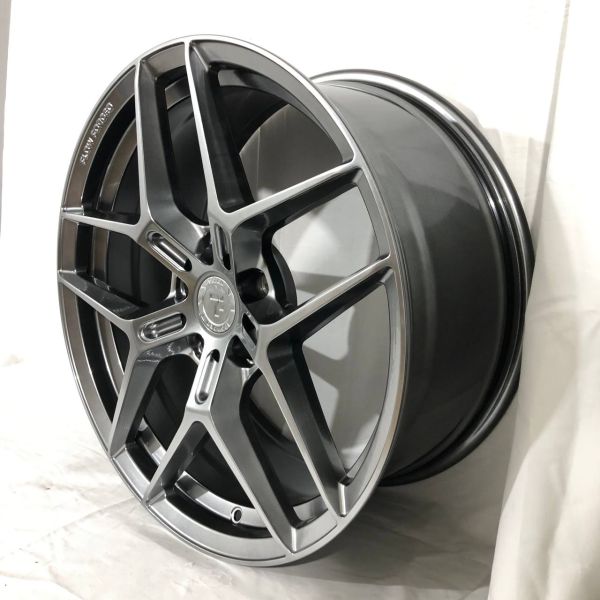 F9833	R19 8,5J	ET30	5x112	66,6	Hyper Black