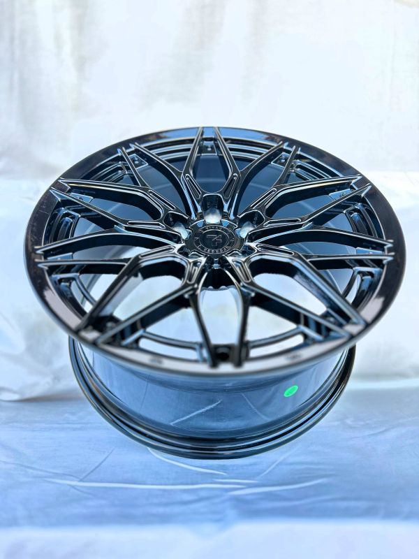 F8797	R18 8J	ET35	5x112	66,6	Gloss Black