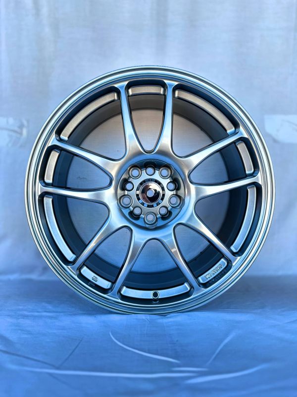 F8658	R18 8,5J	ET30	5x100 / 5x114,3	73,1	Hyper Black