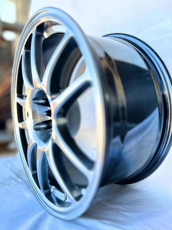 F8658	R18 8,5J	ET30	5x100 / 5x114,3	73,1	Hyper Black