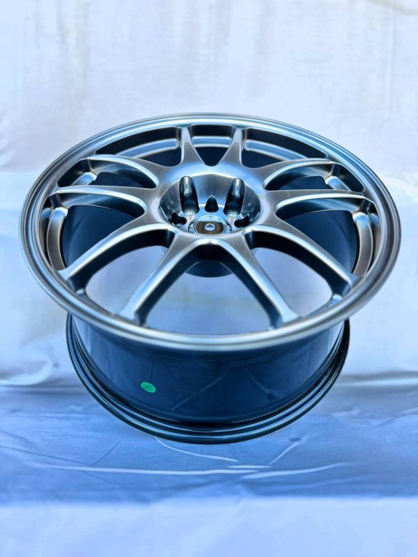 F8658	R18 8,5J	ET30	5x100 / 5x114,3	73,1	Hyper Black