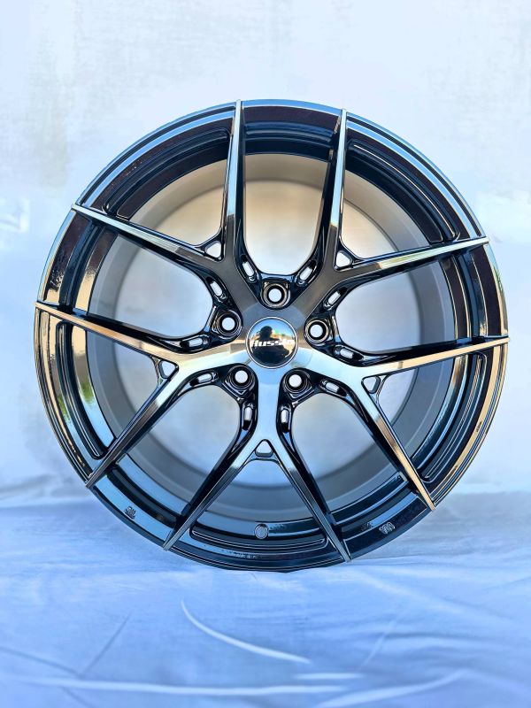 F8622	R18 8,5J	ET35	5x112	73,1	GLOSS BLACK DARK TINT FACE