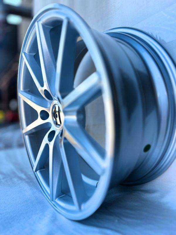 7965F	R17 7,5J	ET35	5x114,3	73,1	Silver Face