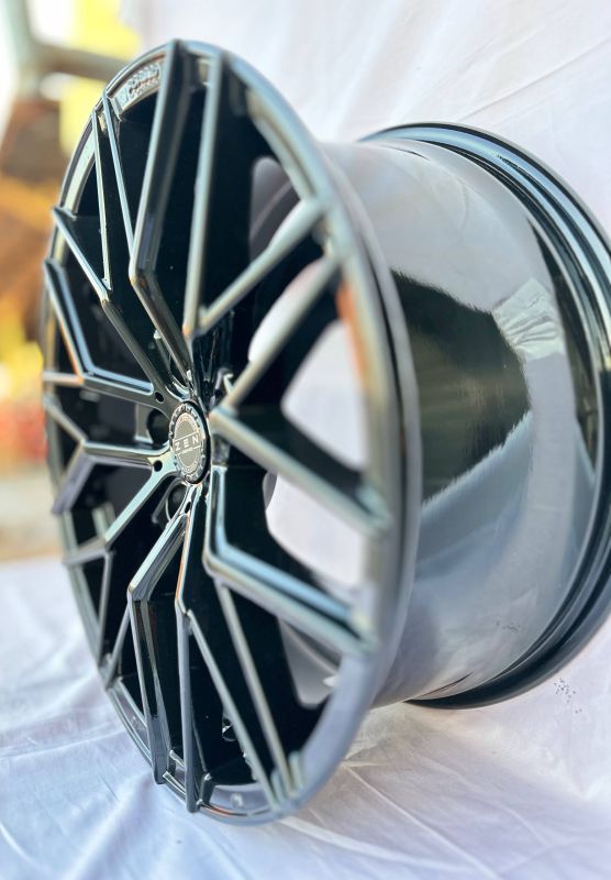 0431	R18 8J	5x112 / 5x114,3 ( 5x113 )	ET38	73.1	GLOSSY BLACK