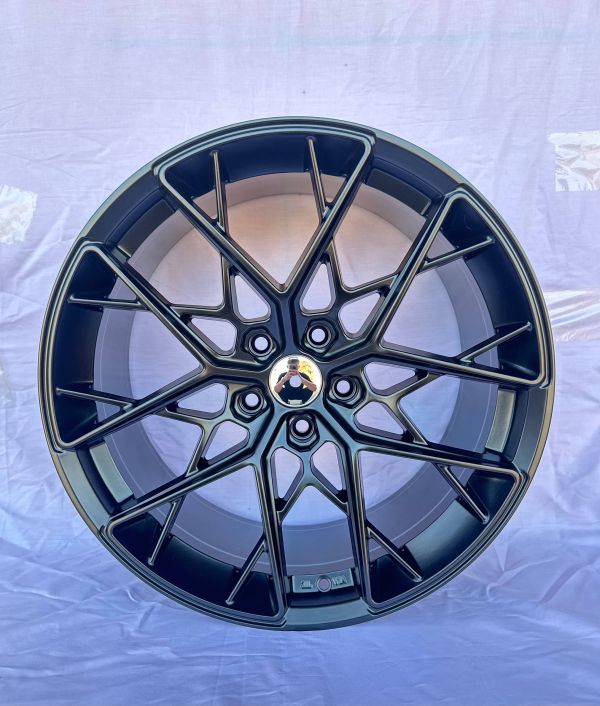 YF0432	R19 9,5J	5x114,3	ET40	70,2 	SEMI MATT BALCK