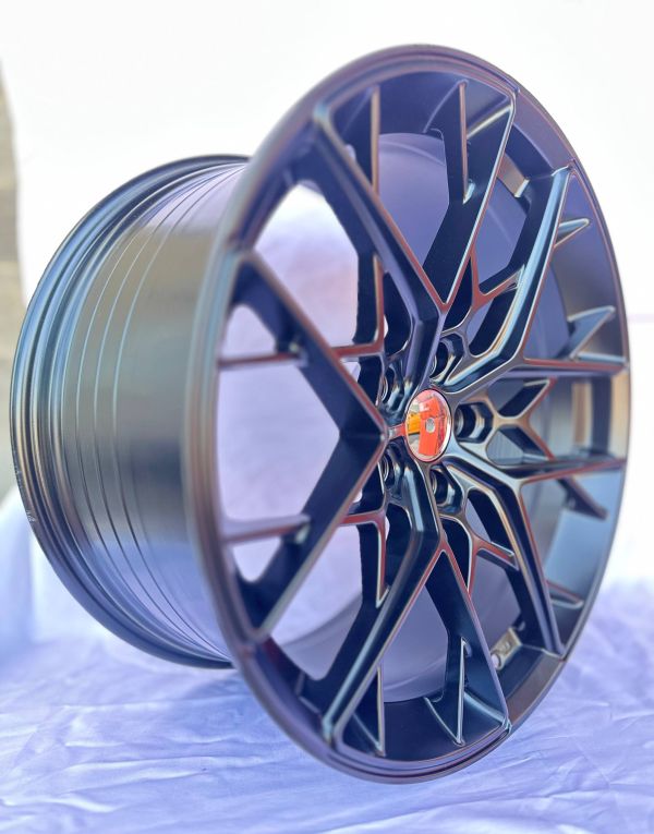 YF0432	R19 9,5J	5x114,3	ET40	70,2 	SEMI MATT BALCK
