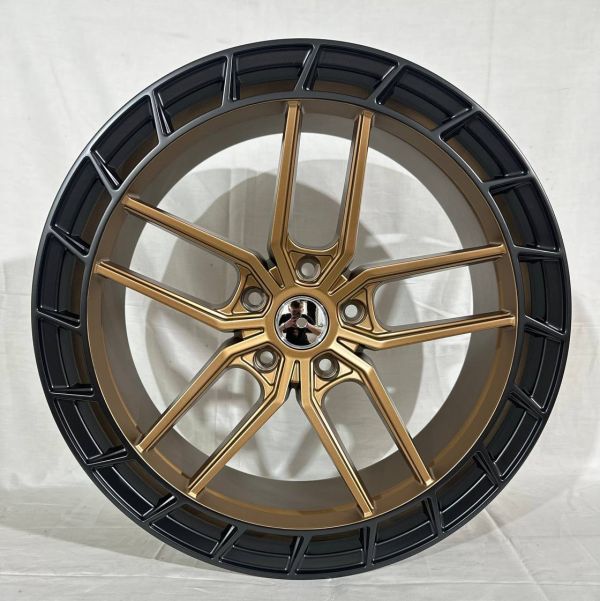 5587	R20 9J	5x120	ET35	72,6 	Bronze With Black Lip