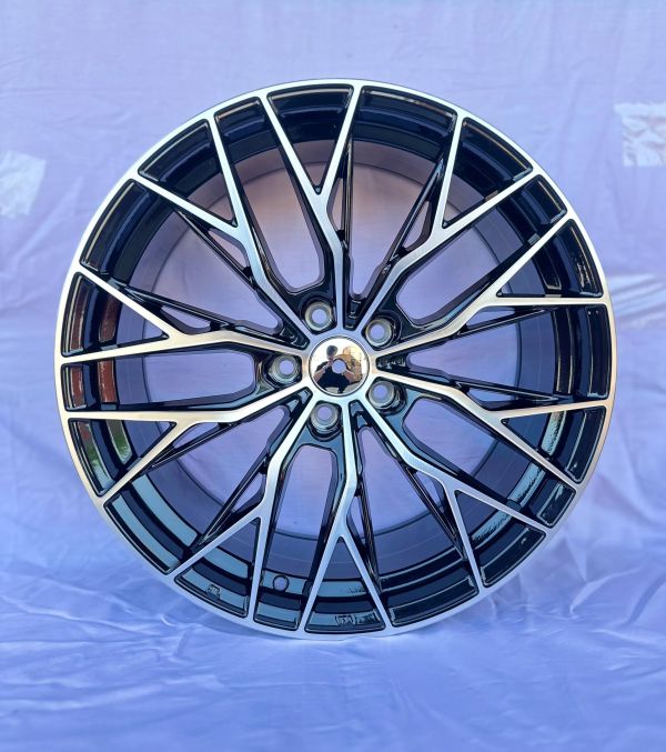 0387	R19 8,5J	5x114,3	ET40	67,1 	BKF