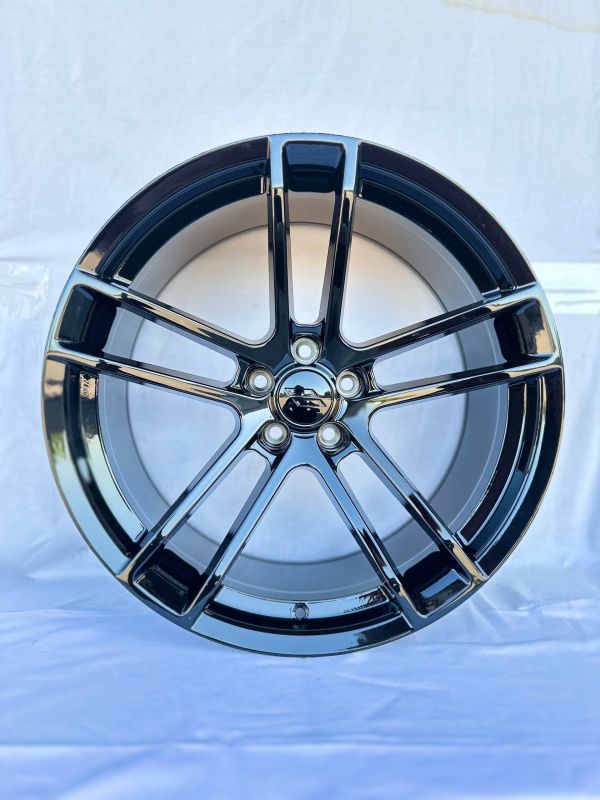 5599	R20 9,5J	5x115	ET10	71,5 	BLACK