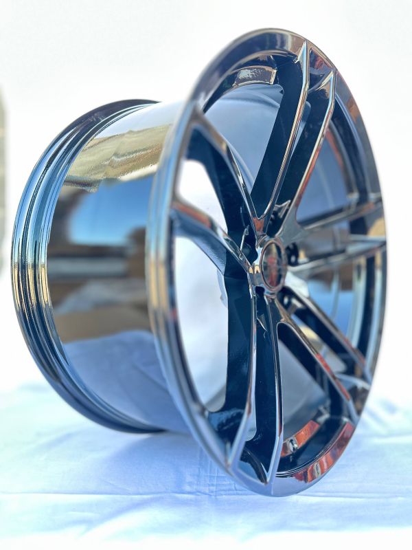5599	R20 9,5J	5x115	ET10	71,5 	BLACK