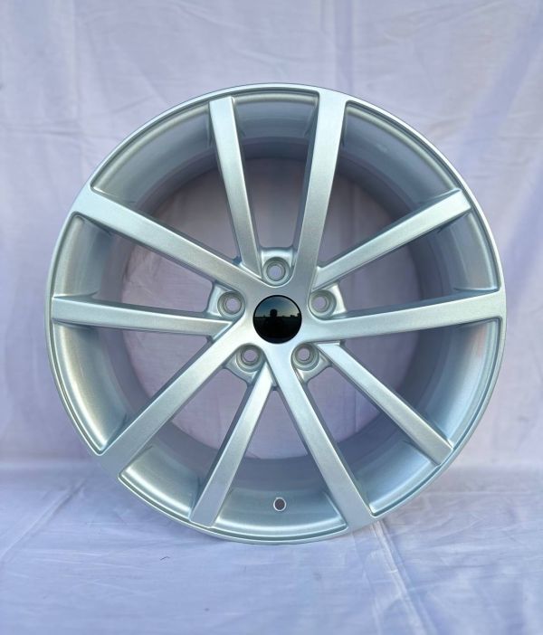 5424	R18 8J	5x112	ET45	57,1 	SILVER
