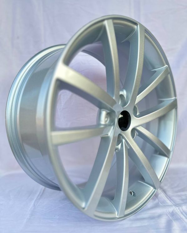 5424	R18 8J	5x112	ET45	57,1 	SILVER