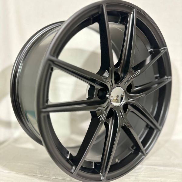5612	R18 8,5J	5x112	ET25	66,6 	Satin Black