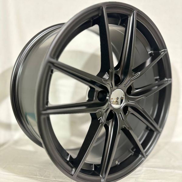 5612	R18 8,5J	5x114,3	ET35	72,6 	Satin Black