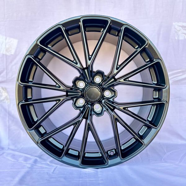 0376	R19 8,5J	5x112	ET30	66,5 	MAT BLACK