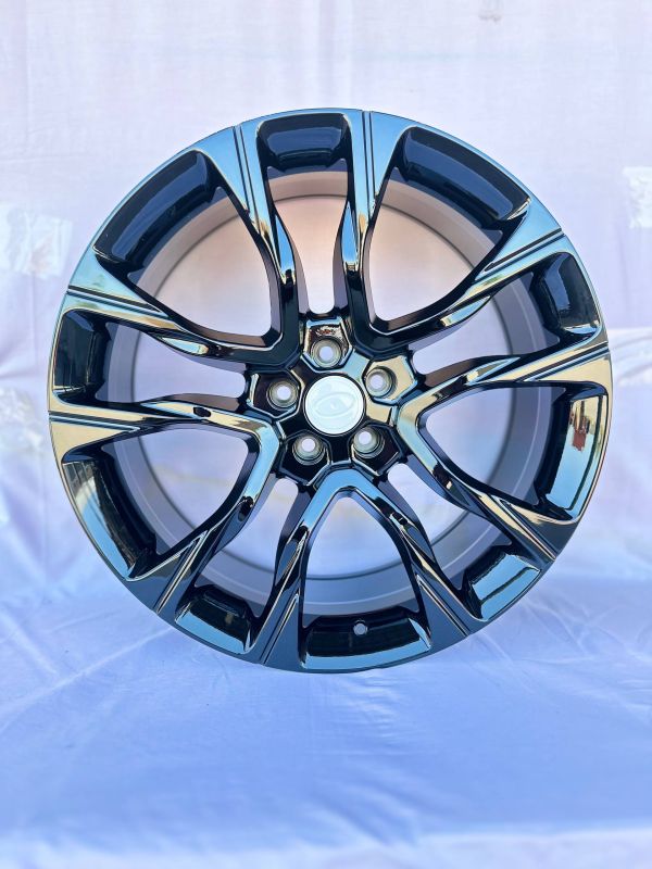 5590	R20 8,5J	5x108	ET40	63,4 	Black