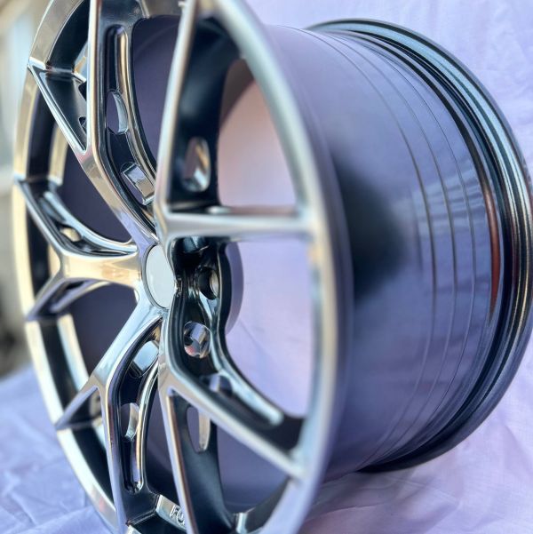 YF5888	R19 9,5J	5x112	ET35	66,6 	HB