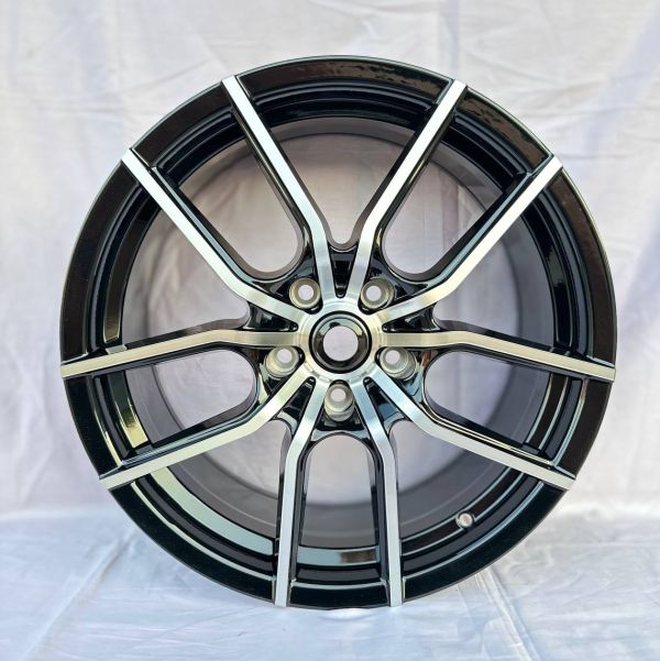 5263	R18 8J	5x114,3	ET45	60,1 	GLOSS BLACK MACHINE FACE