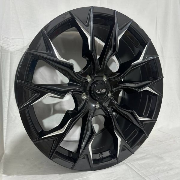 0365	R22 10J	6x139,7	ET18	77,9 	Glossy Black