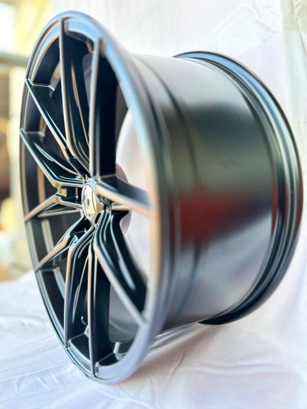 5559	R20 9J	5x112 / 5x114,3 ( 5x113,1 )	ET30	73,1 	MAT BLACK