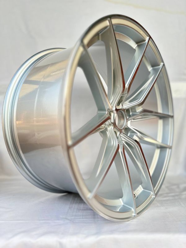 5559	R20 9J	5x112 / 5x114,3 ( 5x113,1 )	ET30	73,1 	MS
