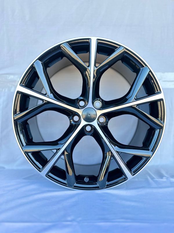 5475	R20 8,5J	5x108	ET40	63,4 	GLOSS BLACK / MACHINED