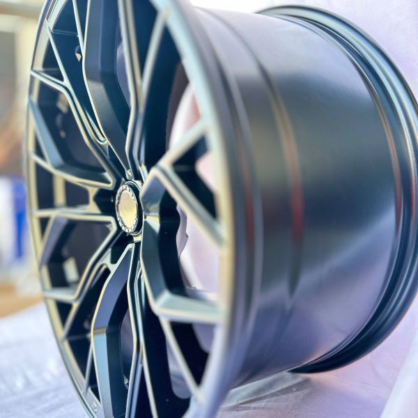 5558	R19 9,5J	5x112 / 5x114,3 ( 5x113,1 )	ET35	73,1 	MAT BLACK