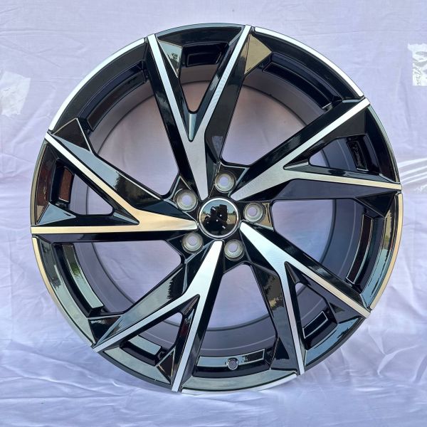 D5491	R19 8,5J	5x112	ET40	66,5 	Gloss Black Front Polish