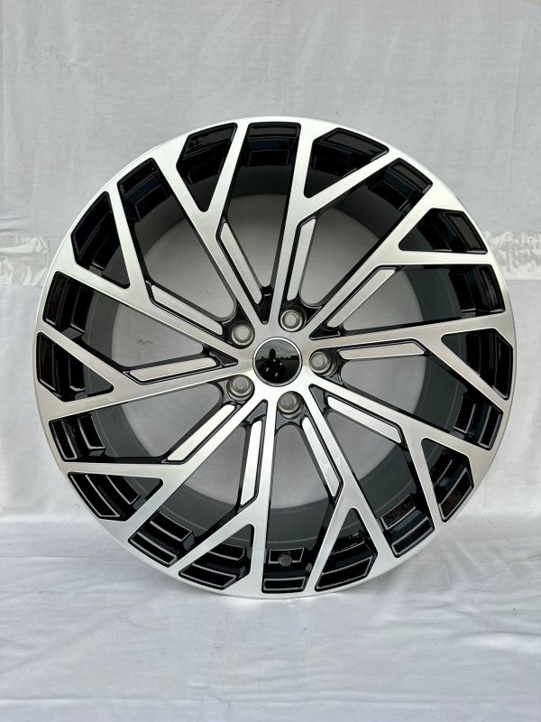 0337	R20 9J	5x112	ET30	66,6 	GLOSS BLACK MACHINED