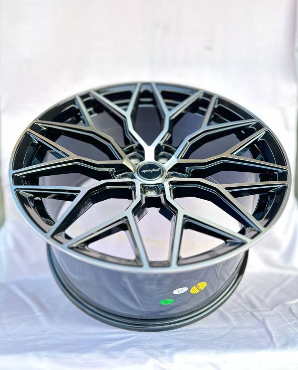 0319	R20 10J	5x114,3	ET42	73,1 	BLACK Machined Face