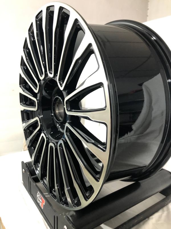 0323	R20 8,5J	6x139,7	ET45	92,3 	BLACK&FULL MACHINE