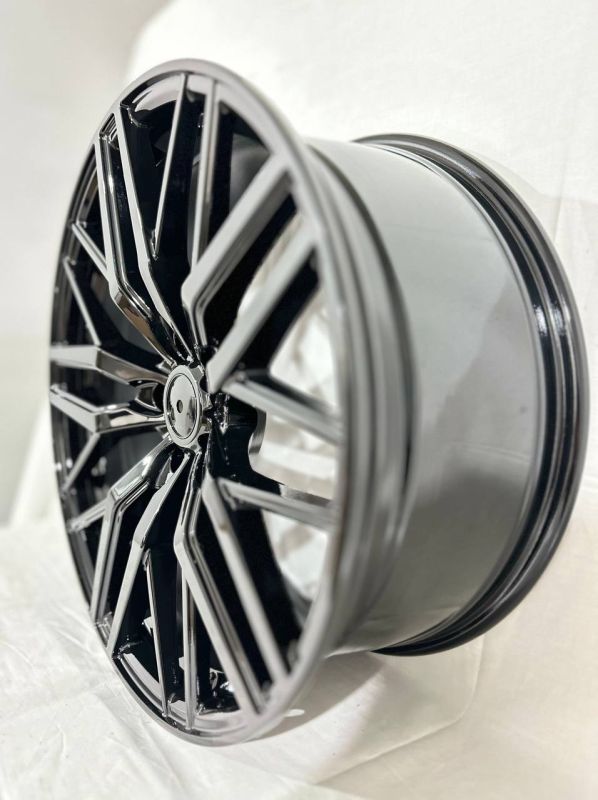 0210	R20 8,5J	5x114,3	ET35	70,5 	Gloss Black