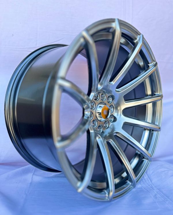 ZS101 R18 10,5J	ET15	5x100 / 5x114,3	73,1 hyper black