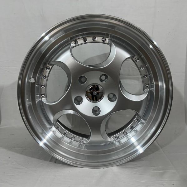 L2384 BMW R17 8,5J	ET25	5x120	72,6	haper sliver /machine lip