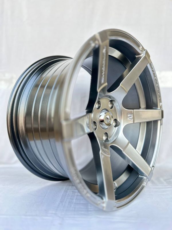 zs1101	R17 9,5J	ET18	5x114,3	73.1	haper black