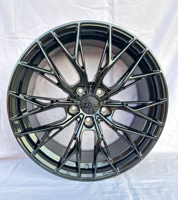 XF015	R20 8,5J	ET30	72.56	5x120	HB