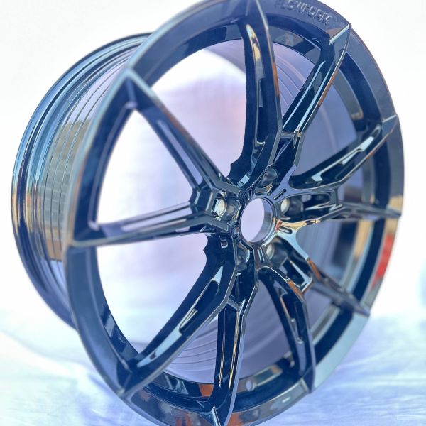 XF050	R19 9,5J	ET38	66.45	5x112	BLACK