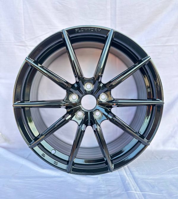 XF005 R18 8J ET30	72.56	5x120	BLACK