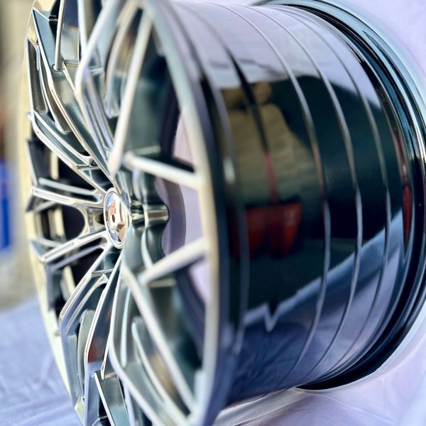 XF209 R19 9,5J ET35	72.56 5x120	HB