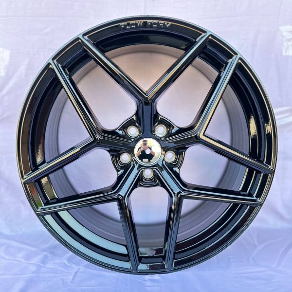 XF204 R19 8,5J ET35	66.56	5x112	BLACK