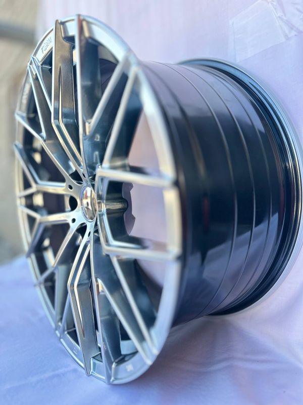 XF201 R19 8,5J	ET35	66.56	5x112	HB