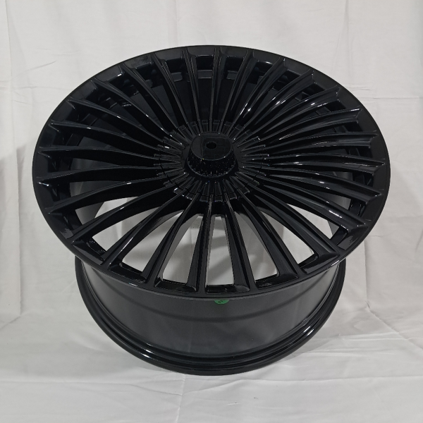 XF004 R19 9,5J ET43	5x112	66,45	BLACK