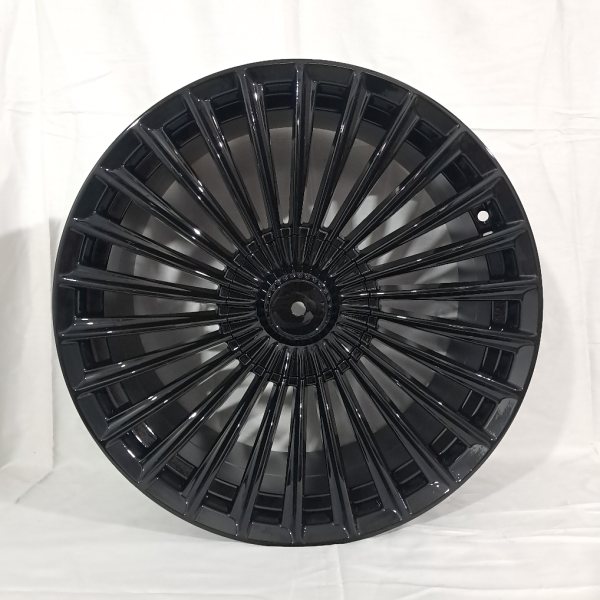 XF004 R19 8,5J ET36	5x112	66,45	BLACK