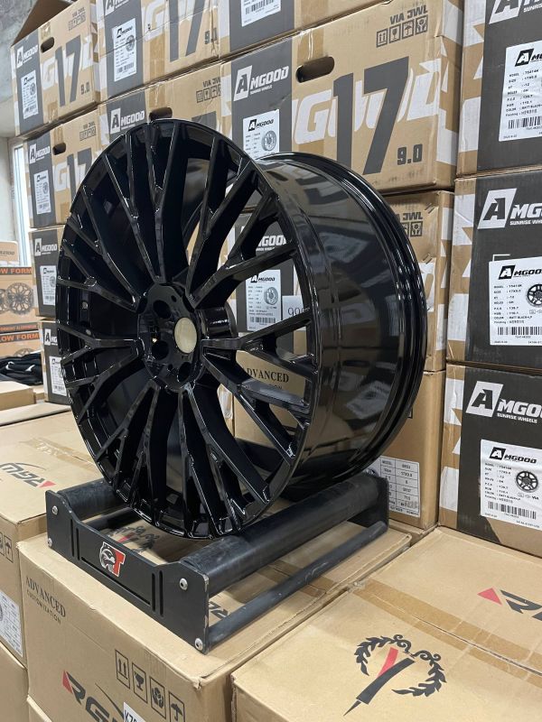 FB736 R21 9,5J ET30	5x112	66,6	black glossy