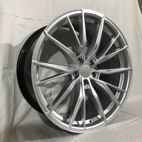 FA828 R20 8,5J ET30	5X112	66.6	HYPER SILVER