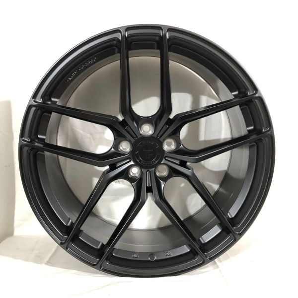 FA751 R20 9,5J ET35	5X112	66,6	Matte Black