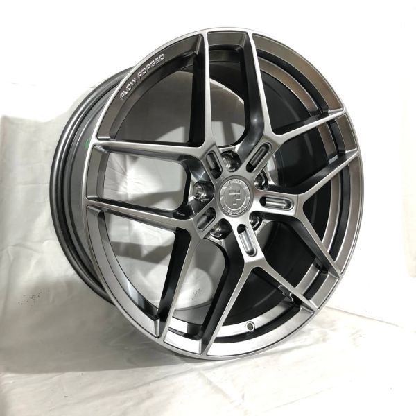F9833 R19 8,5J ET38	5x114,3	73,1	Hyper Black